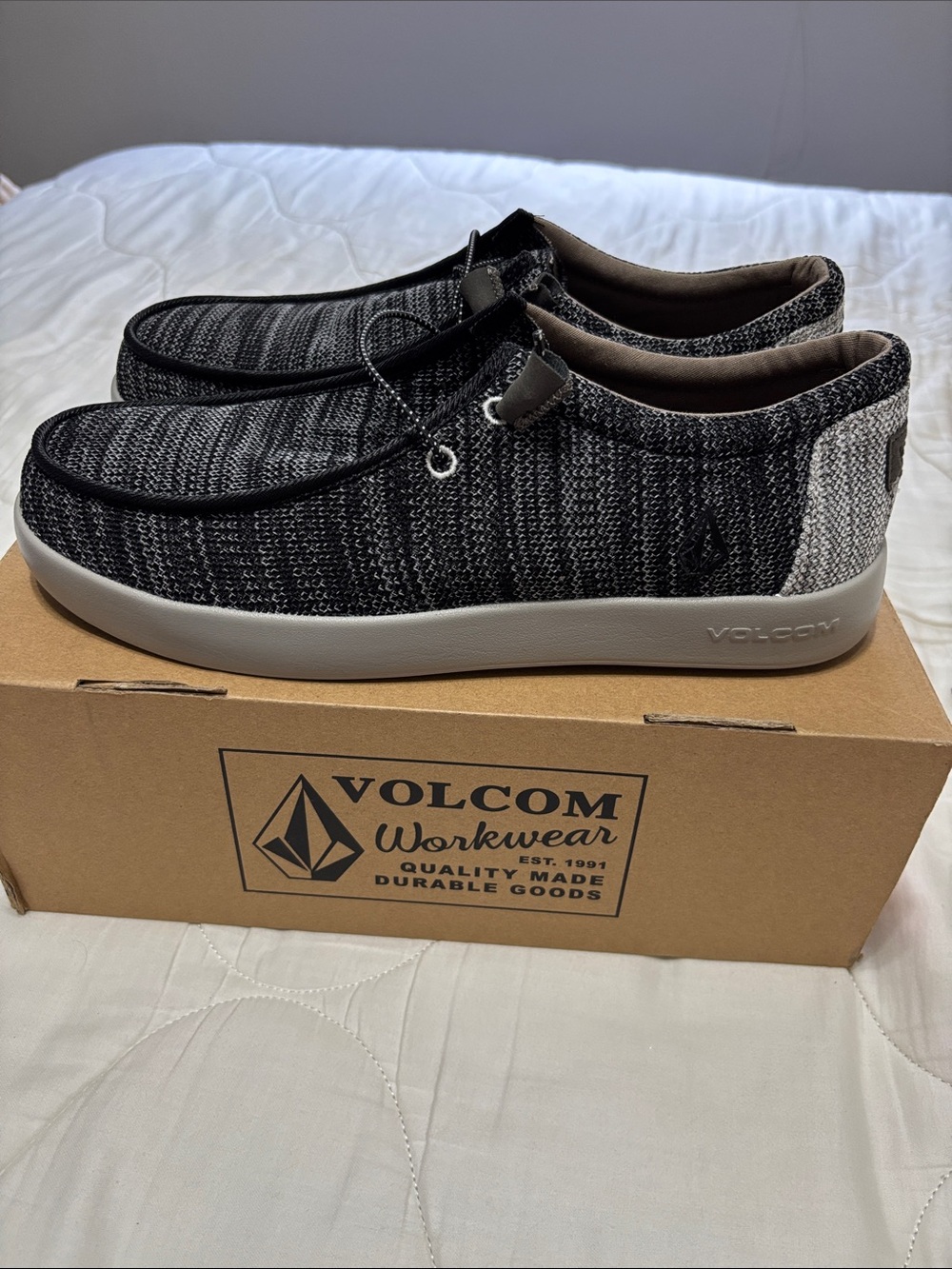 NWB Volcom Men's Black Knit Slip-On Work Shoe - Picture 4 of 6